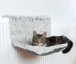 Trixie Radiator Hangmat Harvey Langhaar Pluche / Velours Wit Zwart - 45X31X26 CM 9 Trixie Radiator Hangmat Harvey Langhaar Pluche / Velours Wit Zwart - 45X31X26 CM -Kattenbenodigdheden 1200x1011 3