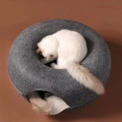 Merkloos A.K.A. Kattentunnel En Kattenmand In-1 – Kattenspeelgoed Speeltunnel Kattenhuis – Kattenhol Rond Kattenspeeltjes - Cat Cave Donut - Antraciet Vilt -Kattenbenodigdheden 1200x1196 3