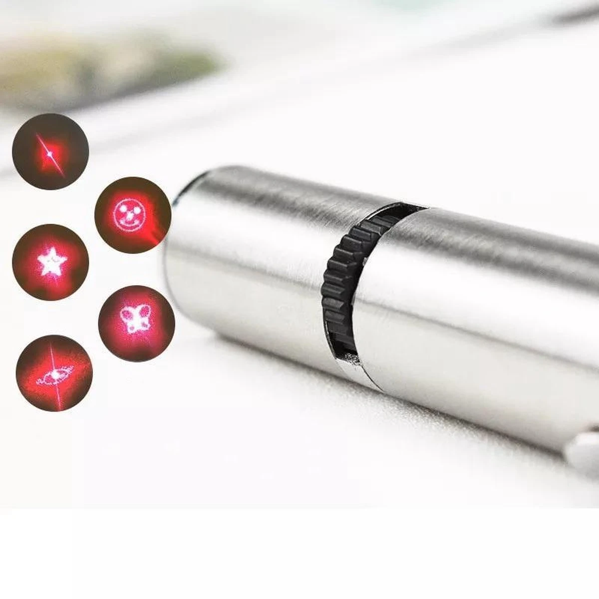 Laserpen - Oplaadbaar Met USB - Rode Laser - RVS Zilver - UV - Zaklamp - LED - Kat - Katten Speeltjes - Kattenspeelgoed - 7 Verschillende Standen 10 Laserpen - Oplaadbaar Met USB - Rode Laser - RVS Zilver - UV - Zaklamp - LED - Kat - Katten Speeltjes - Kattenspeelgoed - 7 Verschillende Standen - Afbeelding 8