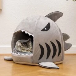 MikaMax Haai Hondenmand - Kattenmand - Dierenmand - Huisdierkussen - Mand Of Bed - Origineel - Extra Zacht Materiaal - 42 X 42 X 36 Cm -Kattenbenodigdheden 1200x1200 605