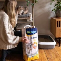 Biokat's Classic 3in1 - 18 L - Kattenbakvulling - Klontvormend - Zonder Geur -Kattenbenodigdheden 1200x1200 755