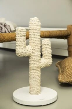 Designed By Lotte Houten Cactus - Krabpaal - Taupe - 35 X 35 X 60 Cm 29 Designed By Lotte Houten Cactus - Krabpaal - Taupe - 35 X 35 X 60 Cm -Kattenbenodigdheden 800x1200 15