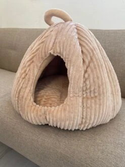 By Tiekeman Kattenmand Pompoen - Beige - Luxe Kattenmand - Kattenkussen - Anti Slip - 40x40x38 Cm -Kattenbenodigdheden 900x1200 13